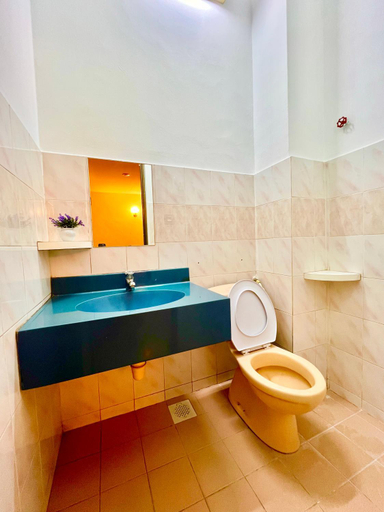 Bathroom 2, Teddy House with Kids Corner at Bukit Indah Near Legoland and EcoBotanic, Johor Bahru