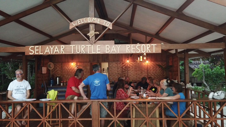 Food & Drinks 3, SELAYAR TURTLE BAY