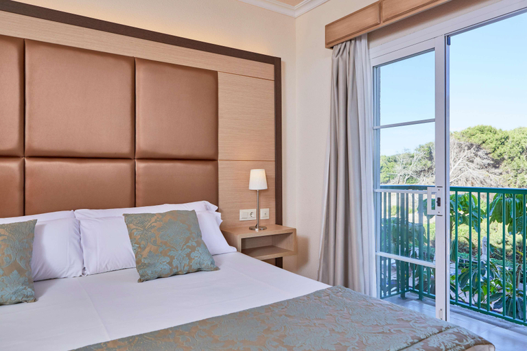 Bedroom 3, Zafiro Cala Mesquida, Baleares