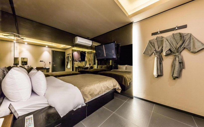 Bedroom 9