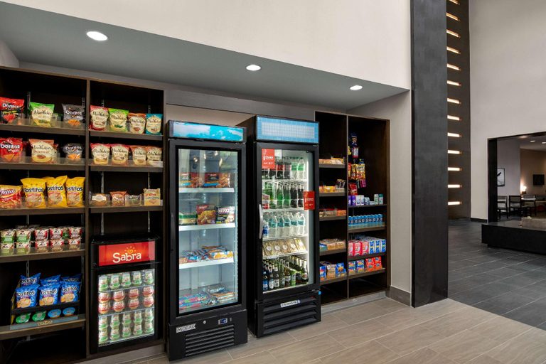Food & Drinks 5, Embassy Suites by Hilton Newark Airport, Union