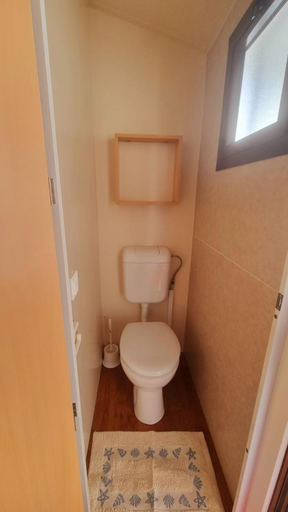 Bathroom 8