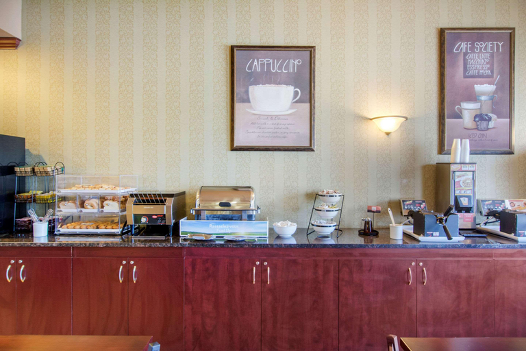 Food & Drinks 5, Comfort Inn & Suites Levis, Les Chutes-de-la-Chaudière