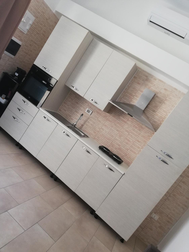 Others 4, V&M Suite con Jacuzzi , Brindisi