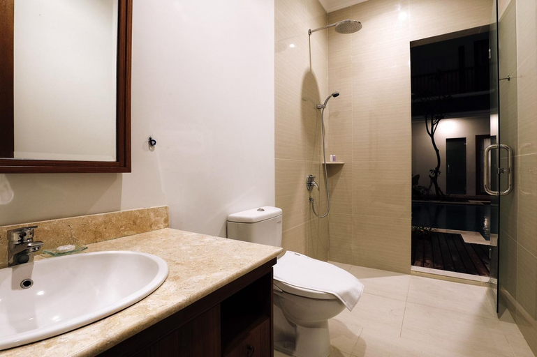 Bathroom 9