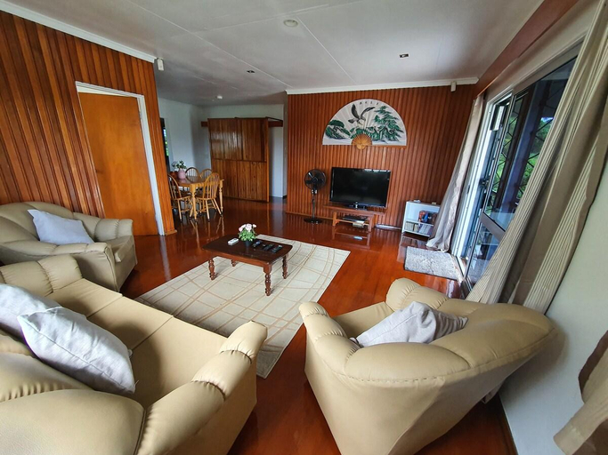 Others 5, Loverly 3 Bedroom rental pool outdoor area, Rewa