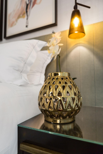 Bedroom 3, The Godfrey Hotel Hollywood, Los Angeles