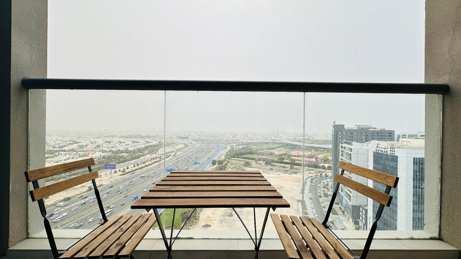 Public Area 2, Luxurious Studio Apartment Burj View with Balcony Free Parking by Belvilla, Dubai