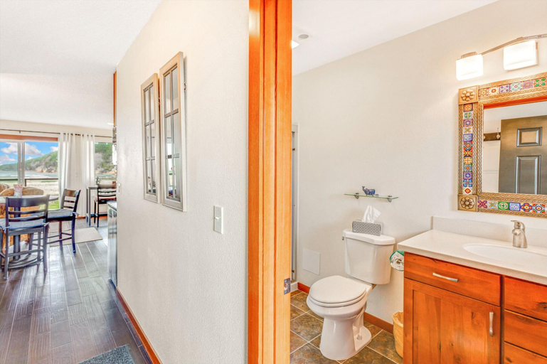 Room 5, Coda Condo 29 in Moclips, Grays Harbor