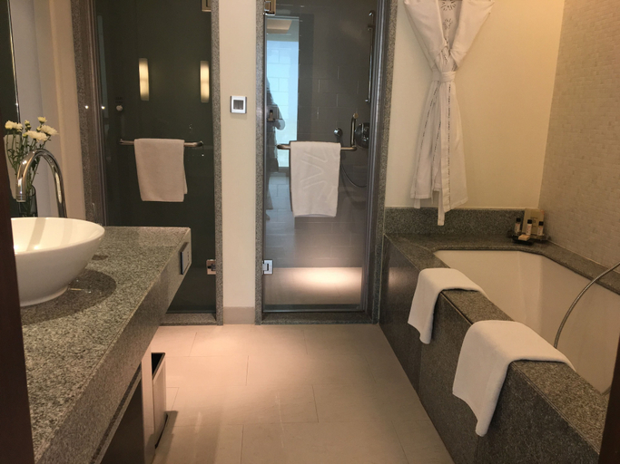 Bathroom 5, Taj Yeshwantpur, Bengaluru, Bangalore