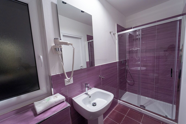 Bathroom 5, P.C. BOUTIQUE DE GASPERI by ClaPa Group Dislocated Hospitality, Napoli