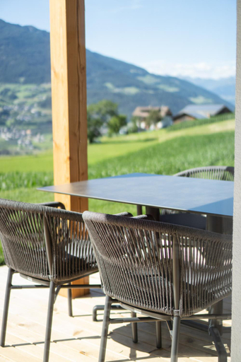 Others 4, Chalet am Wiesenweg, Bolzano