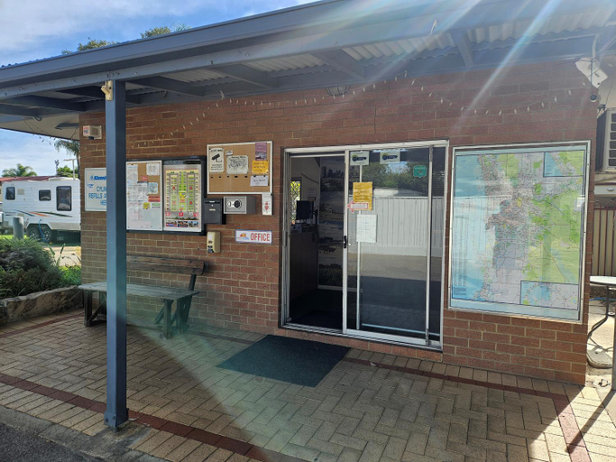 Food & Drinks, Central Caravan Park, Perth
