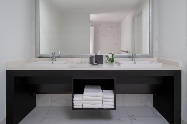 Bathroom 5, Renaissance Orlando Resort – Disney Springs® Area, Orange