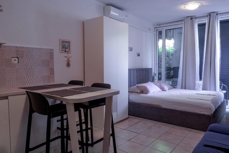 Bedroom 5, Apartmani Salis, Tučepi