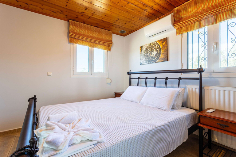 Room 2, Seaview Nature Retreat - Filiatra s Cozy Hideaway, Peloponnese