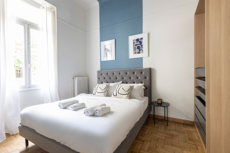 Room 2, Acropolis Luxe Retreat 15 ppl 6 Bdrm Neoclassical Home w Jacuzzi Rooftop, Attica