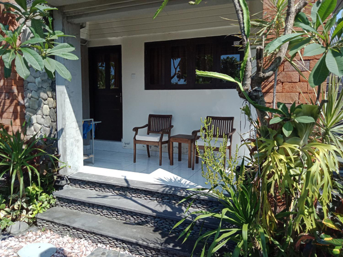 Exterior 3