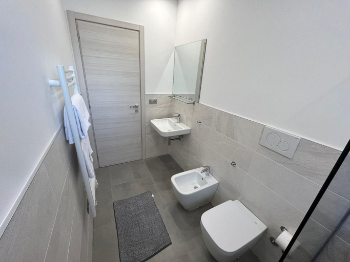 Others 4, Mini Condominio Privato, Savona