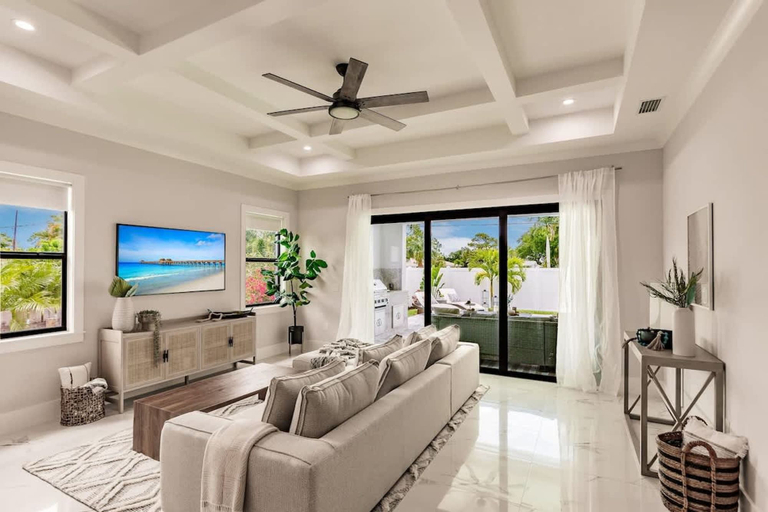 Room 3, Luxurious Naples 4BR w Pool by Vanderbilt Beach, Collier