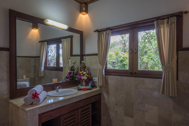 Bathroom 14