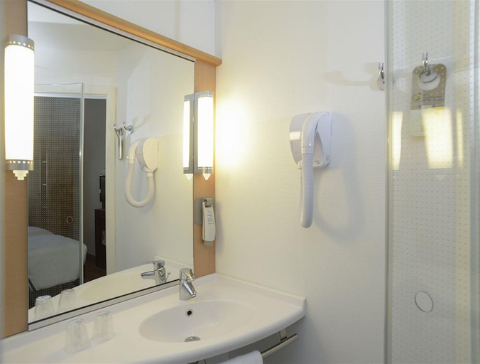 Bathroom 5, ibis Hermosillo, Hermosillo