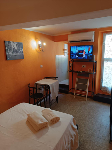 3, APPARTAMENTO CHECK iN, Parma