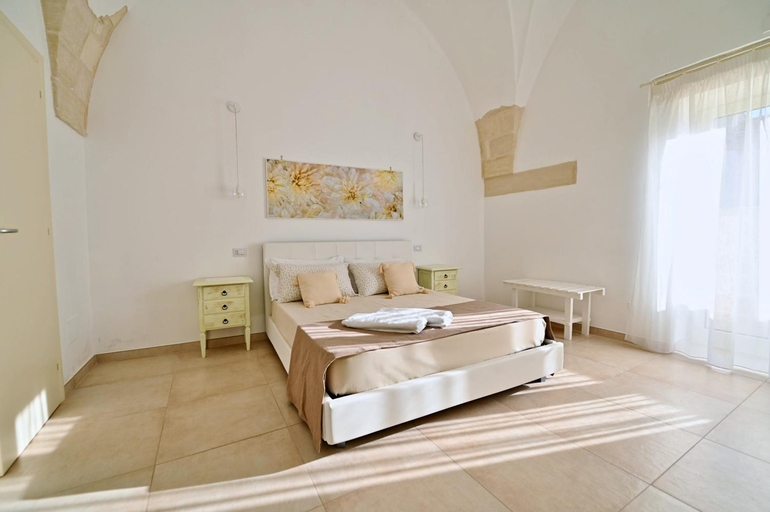 Others 5, OLIMPO - LA DIMORA DELLE DIVINITA', Lecce