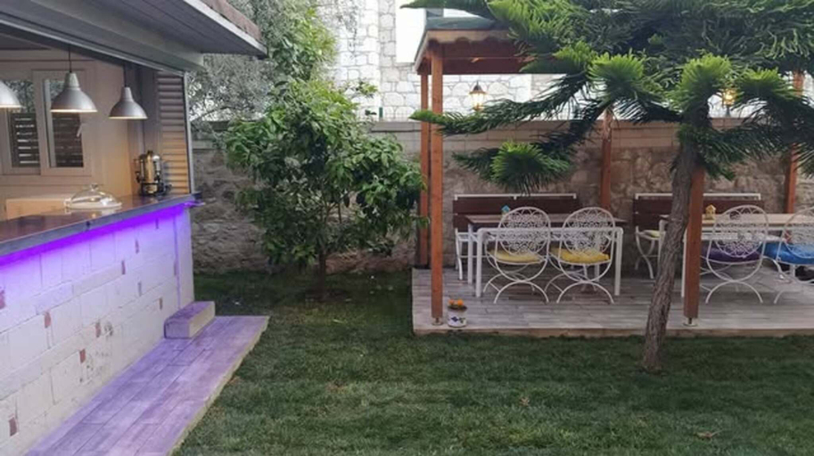 Public Area 2, No Onbir Alacati, Çeşme