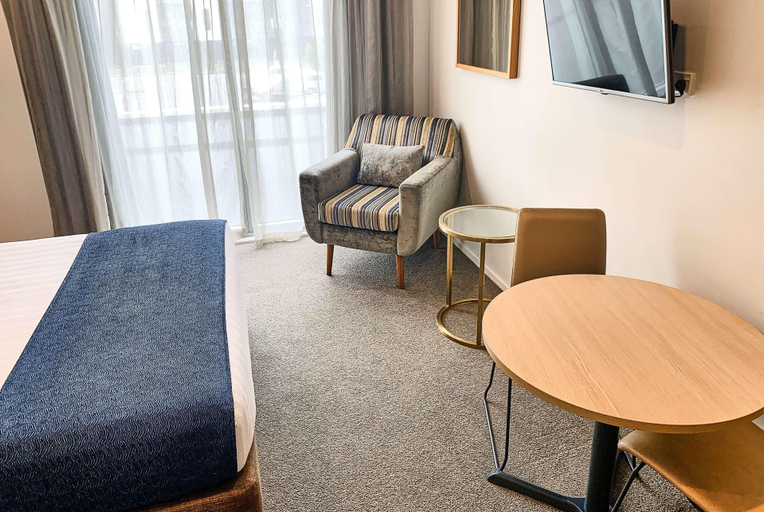 Bedroom 2, Ramada Suites by Wyndham Albany, Waitakere