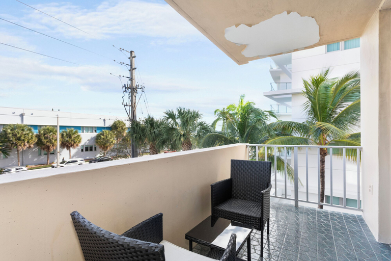 Others 3, Bay Harbor Sunset Apt 3A, Miami-Dade