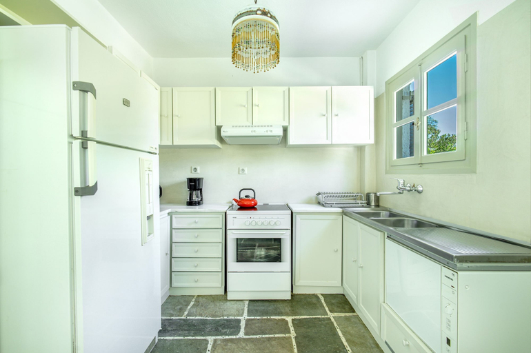 Room 5, Salt Stone Beach Front Retreat by Estia, Central Greece