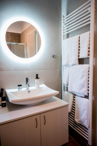 Bathroom 2, Meda Apartments, Epirus