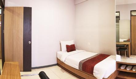 Bedroom 13
