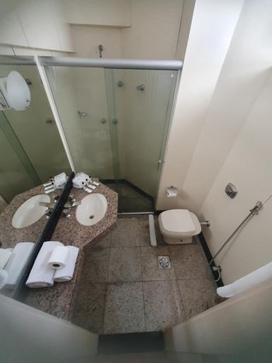 Bathroom 13