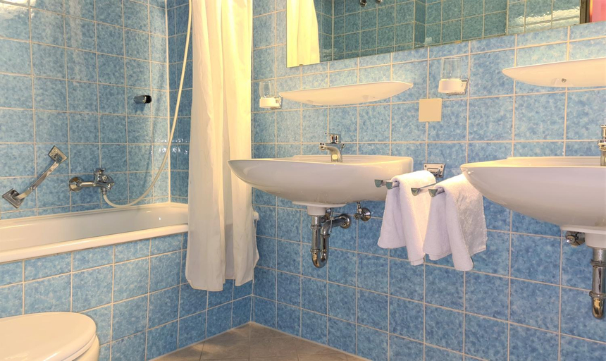 Bathroom 2, Schneck Apartments, Berchtesgadener Land