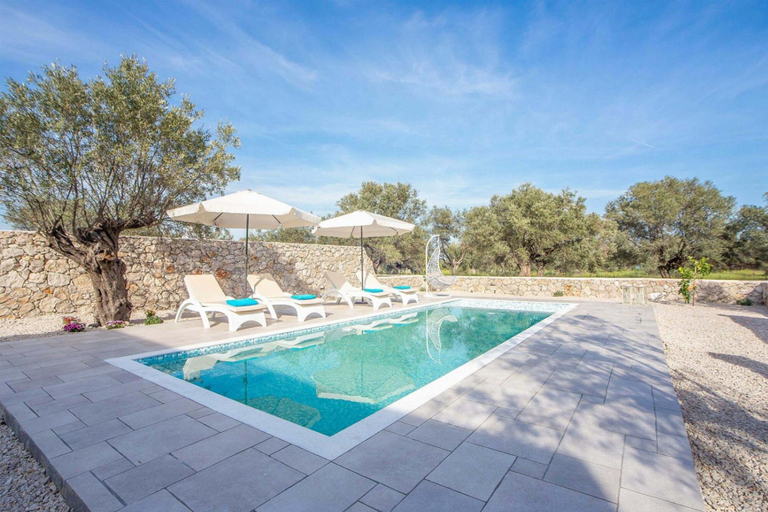 Room 5, Villa Kalathos Dream White, South Aegean