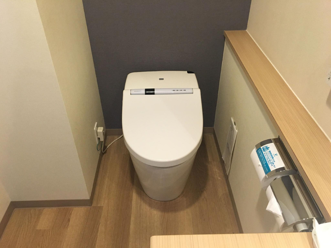 Bathroom 28