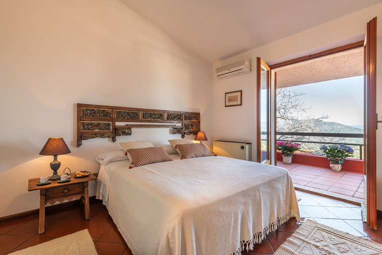 Room 2, Villa Ruju in Dorgali, Nuoro