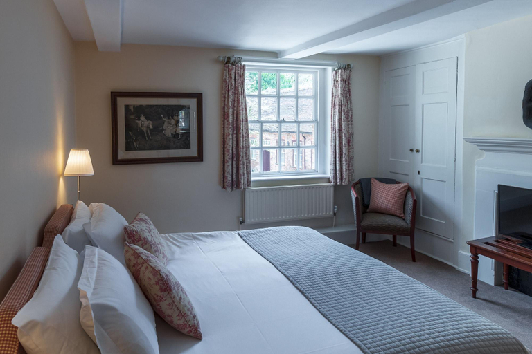Bedroom 2, Spread Eagle Inn, Wiltshire