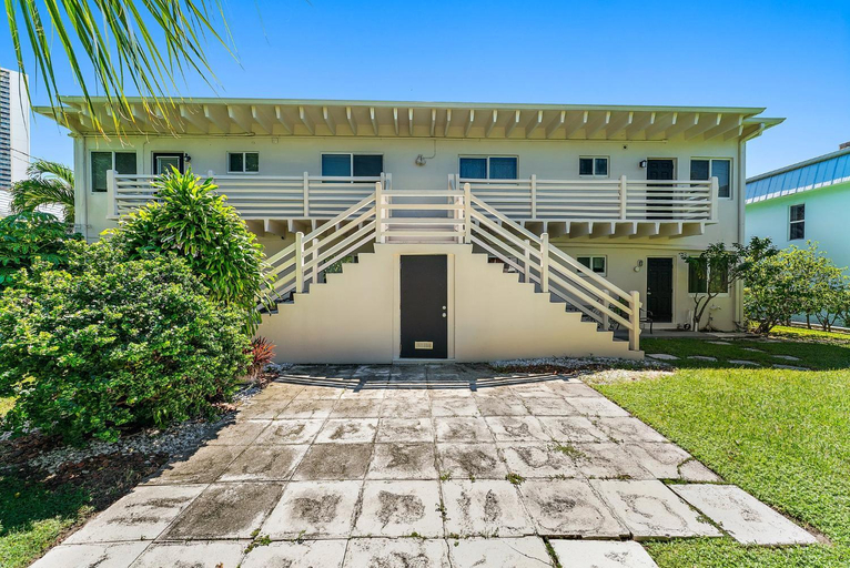 Exterior view 5, Oceanside, Palm Beach