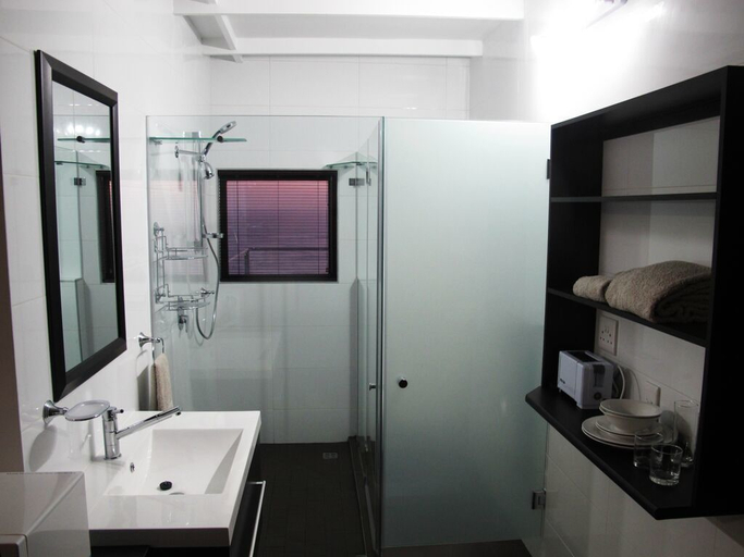 Bathroom 4, Wilderness Beach Resort, Eden
