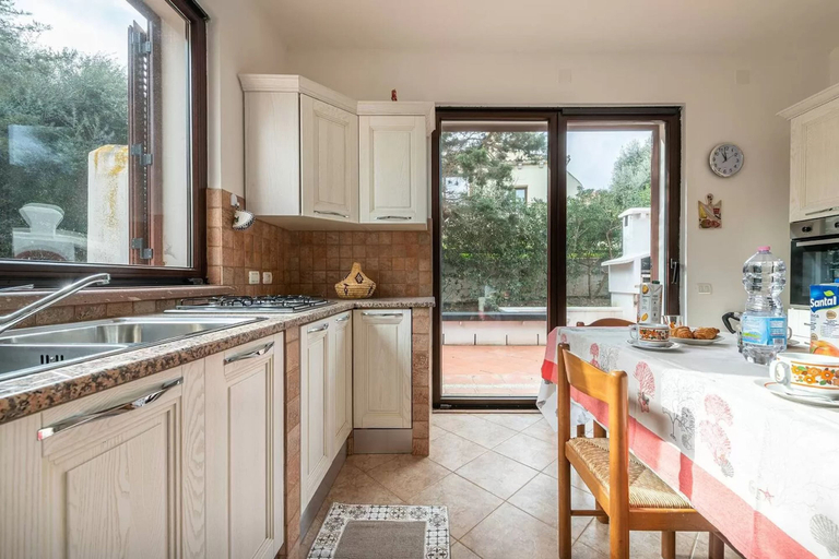 Room 2, Villa La Fata With 3 Bedrooms and 3 Bathrooms, Sassari