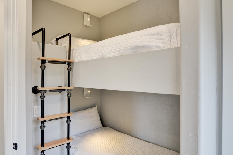 Bathroom 3, South Main Residences by Surf Hotel, Chaffee