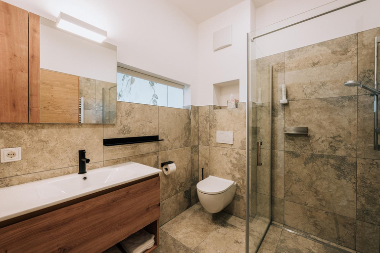 Bathroom 4
