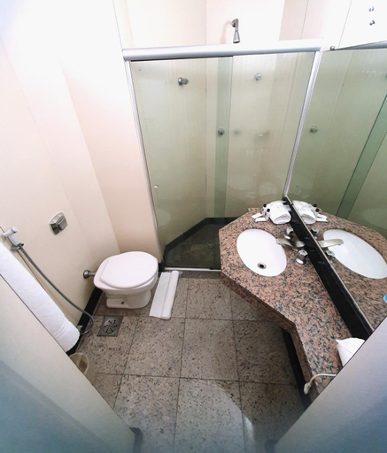 Bathroom 12