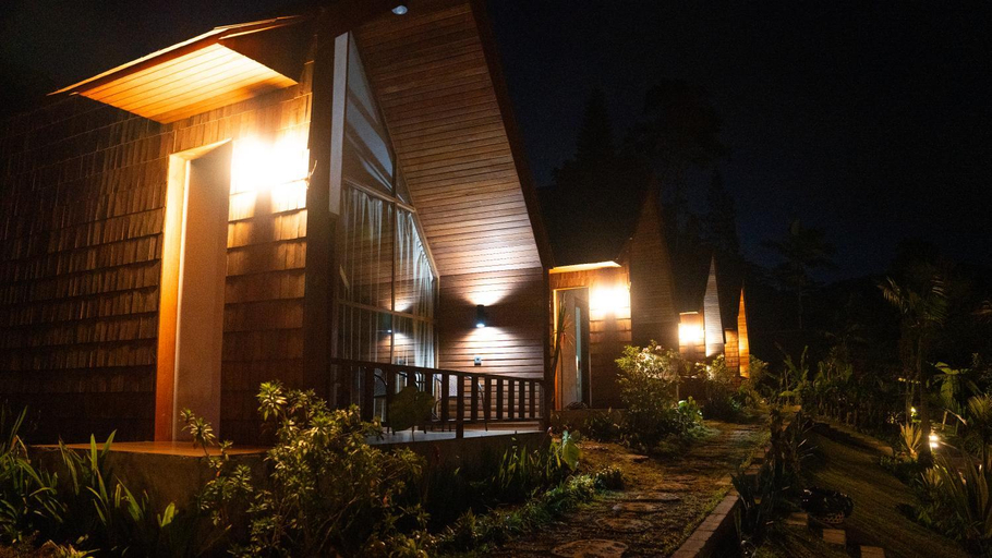 Exterior 8