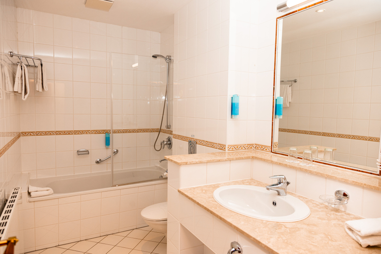 Bathroom, Schlosshotel Schkopau, Saalekreis