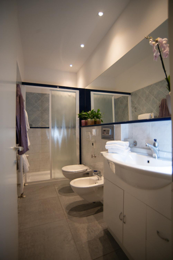 Bathroom 2, Romea Aparthotel, Forli' - Cesena
