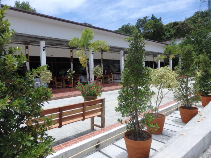 Exterior 12